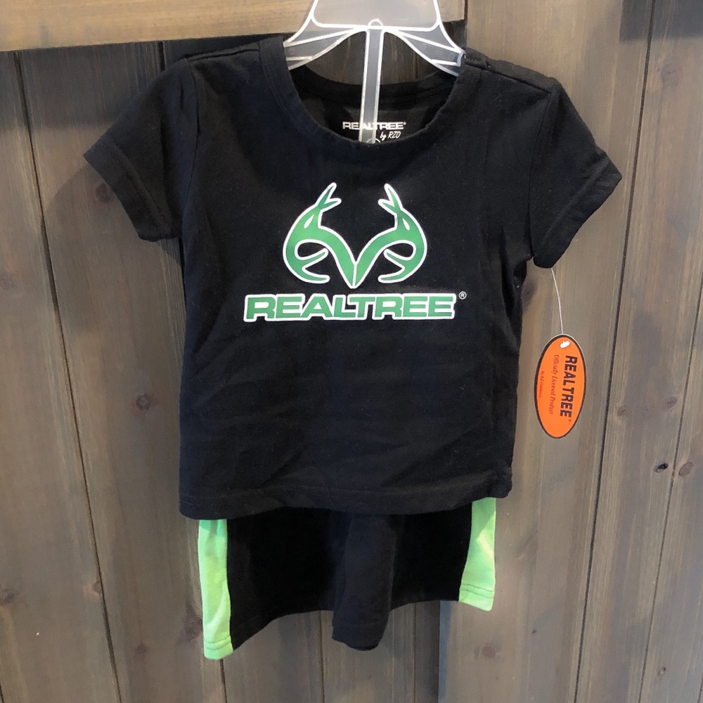 Two piece realtree outfit